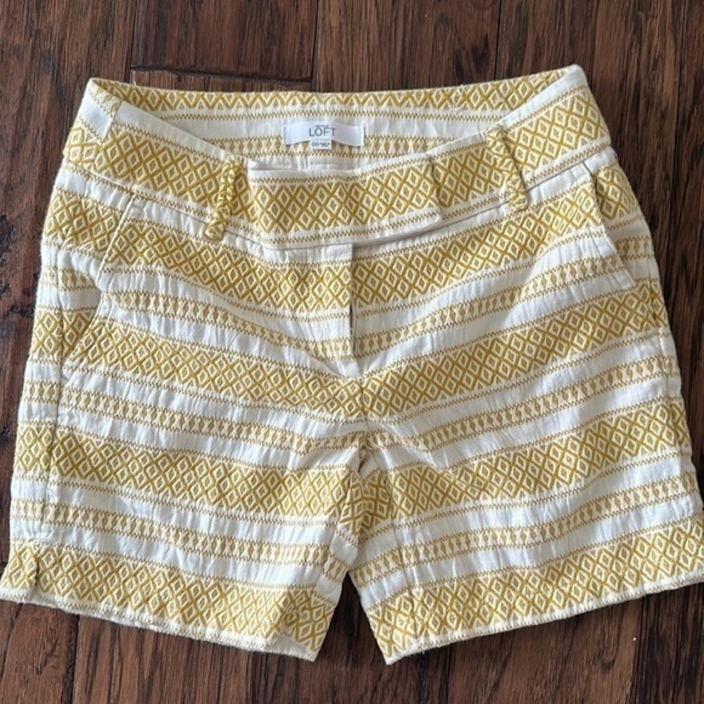 Ann Taylor Loft shorts Bermuda shorts size 00 yellow tribal pattern mustard